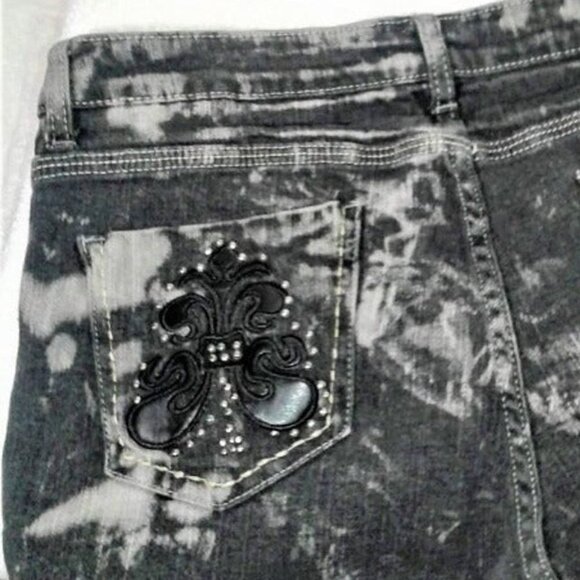 Red Rivet Black/Bleached Bedazzel Pocket Straight Leg Jeans Size: 34 - Picture 8 of 11
